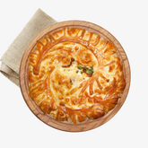 Pie with mozzarella and tomatoes / 2.20 Lbs